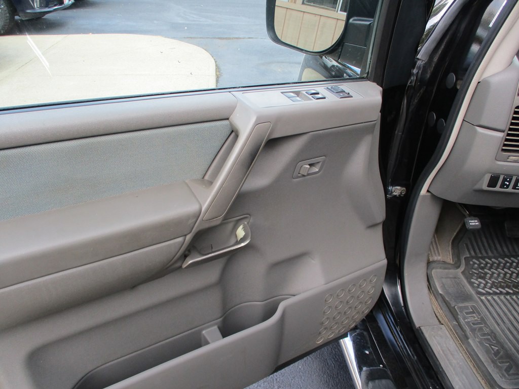 2006 Nissan Titan Image 14