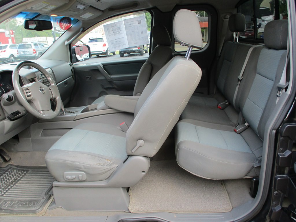 2006 Nissan Titan Image 16
