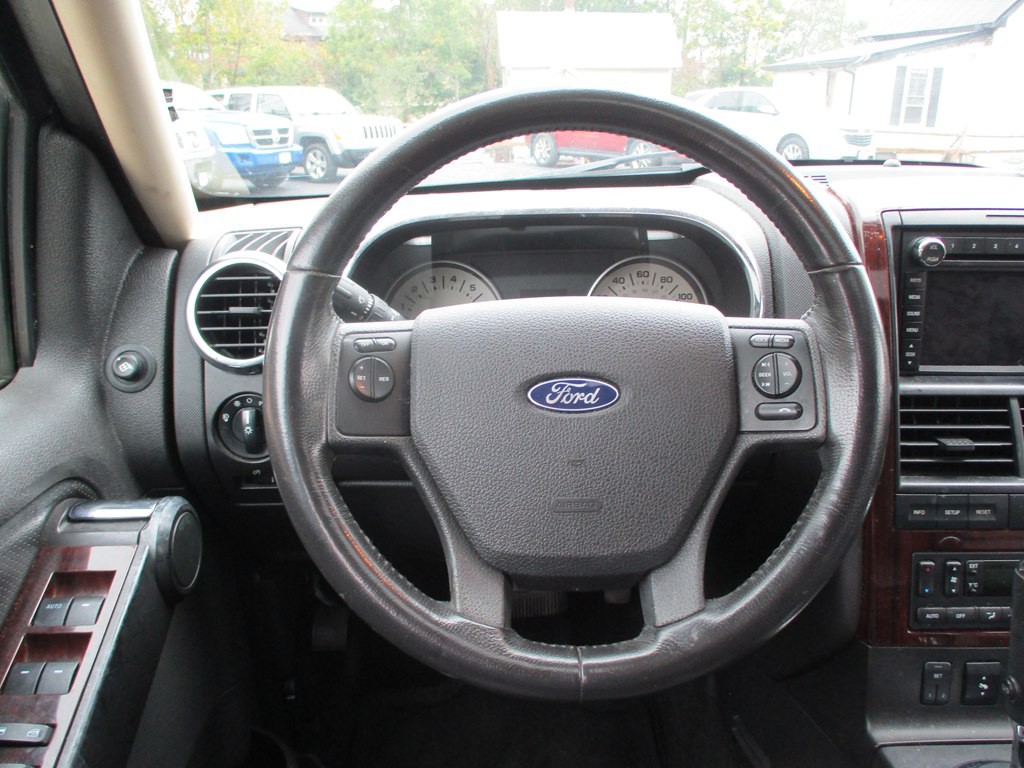 2010 Ford Explorer Image 10