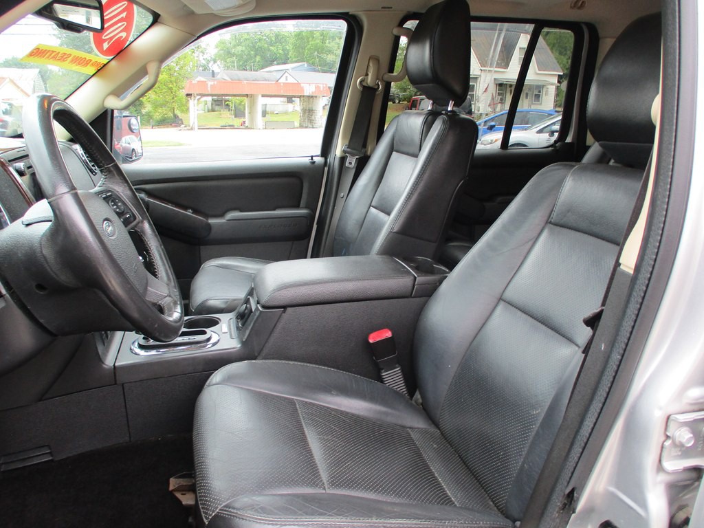 2010 Ford Explorer Image 12