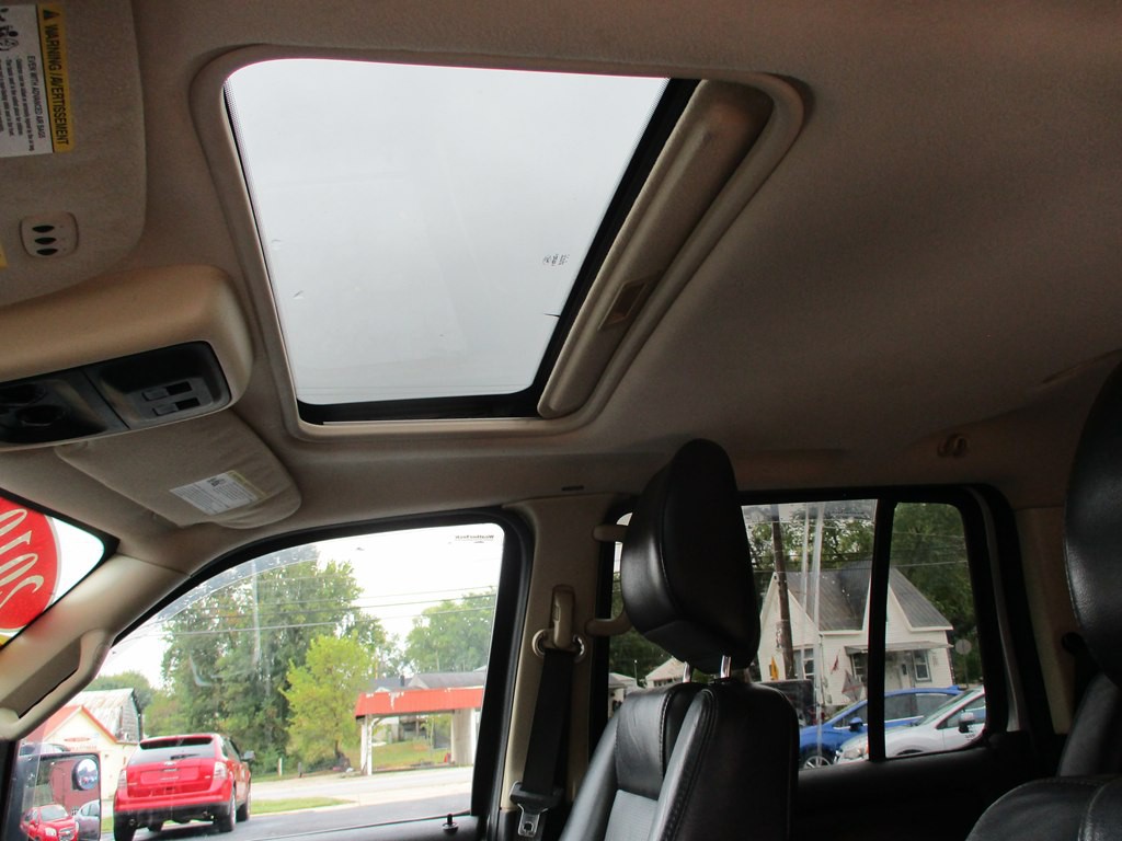 2010 Ford Explorer Image 16