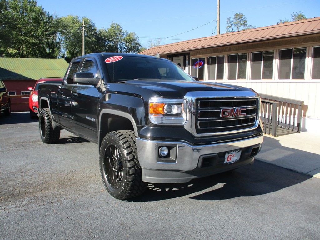 2015 GMC Sierra Image 1