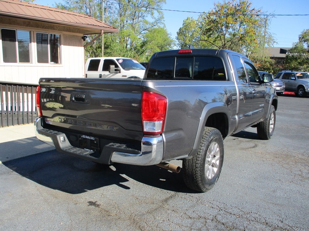 2016 Toyota Tacoma Image 3