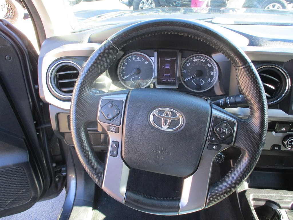 2016 Toyota Tacoma Image 10