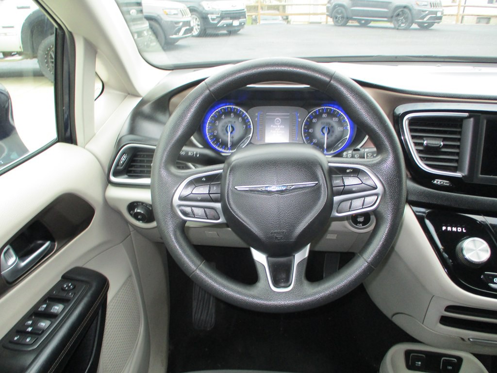 2018 Chrysler Pacifica Image 10