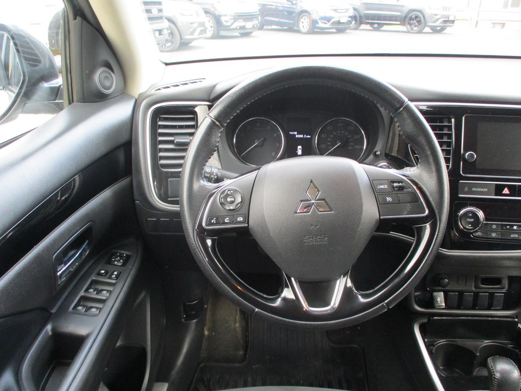 2019 Mitsubishi Outlander Image 11