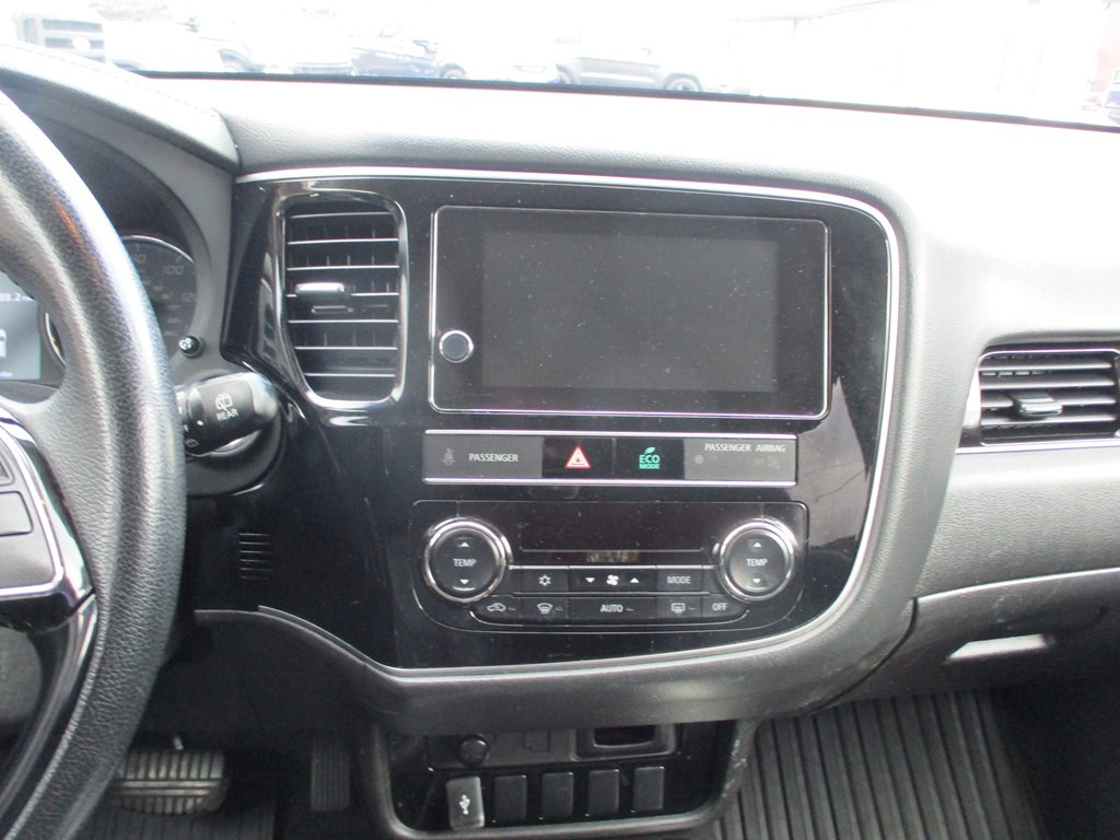 2019 Mitsubishi Outlander Image 13