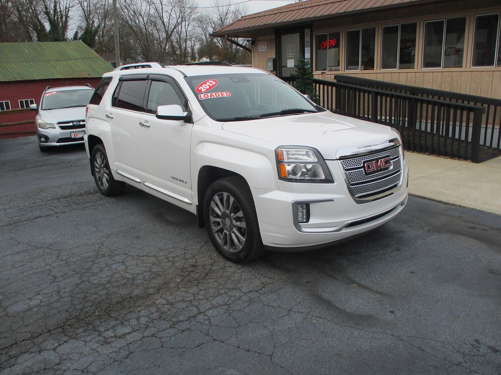 2017 GMC Terrain Image 1