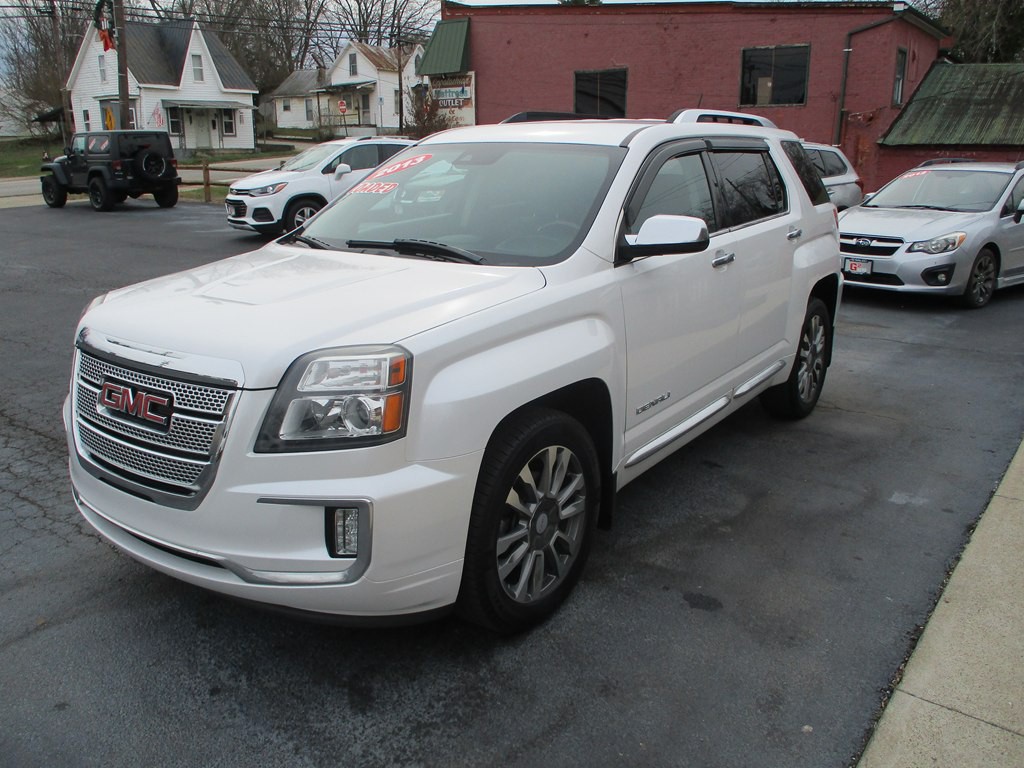 2017 GMC Terrain Image 2