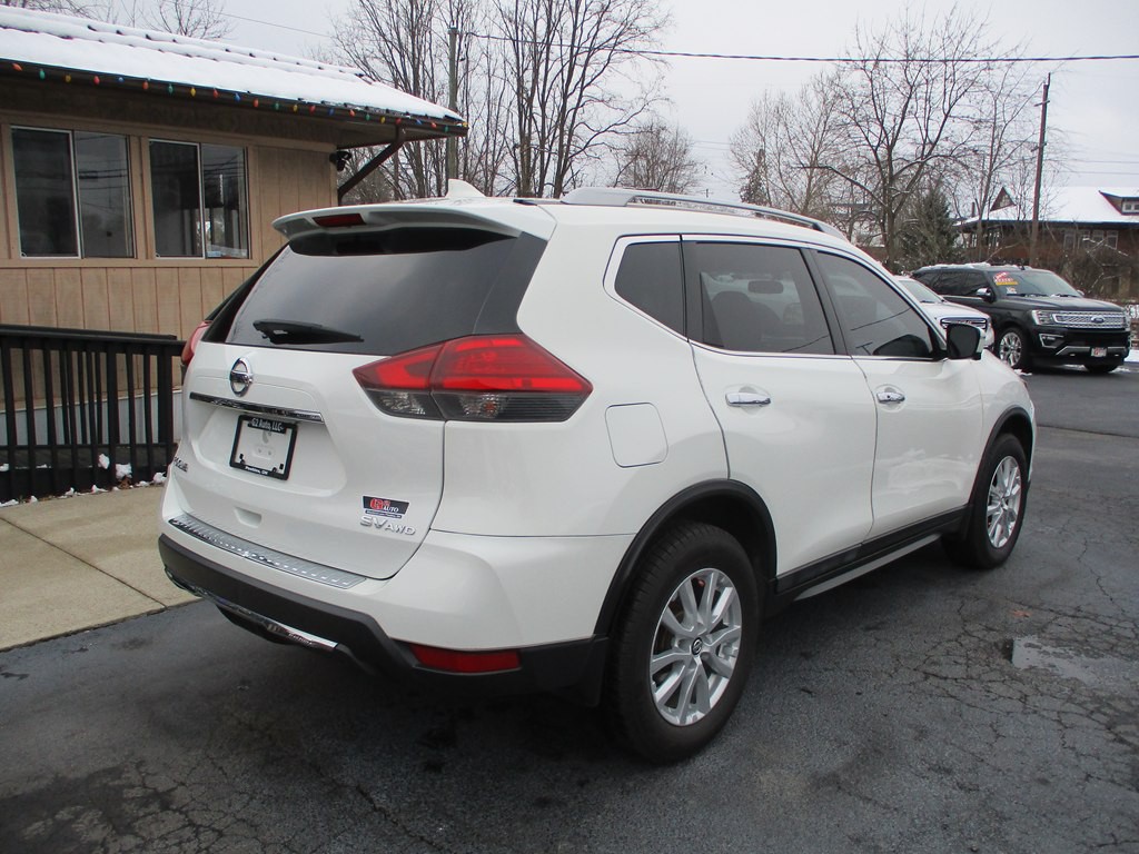 2017 Nissan Rogue Image 4
