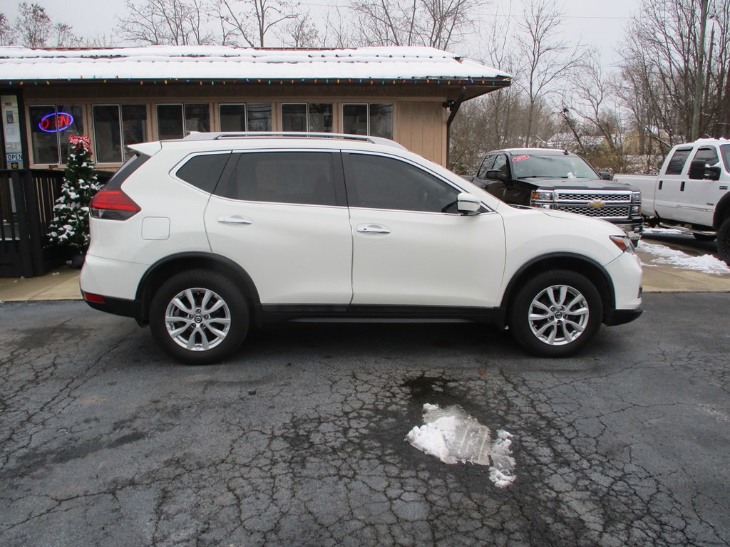 2017 Nissan Rogue Image 5