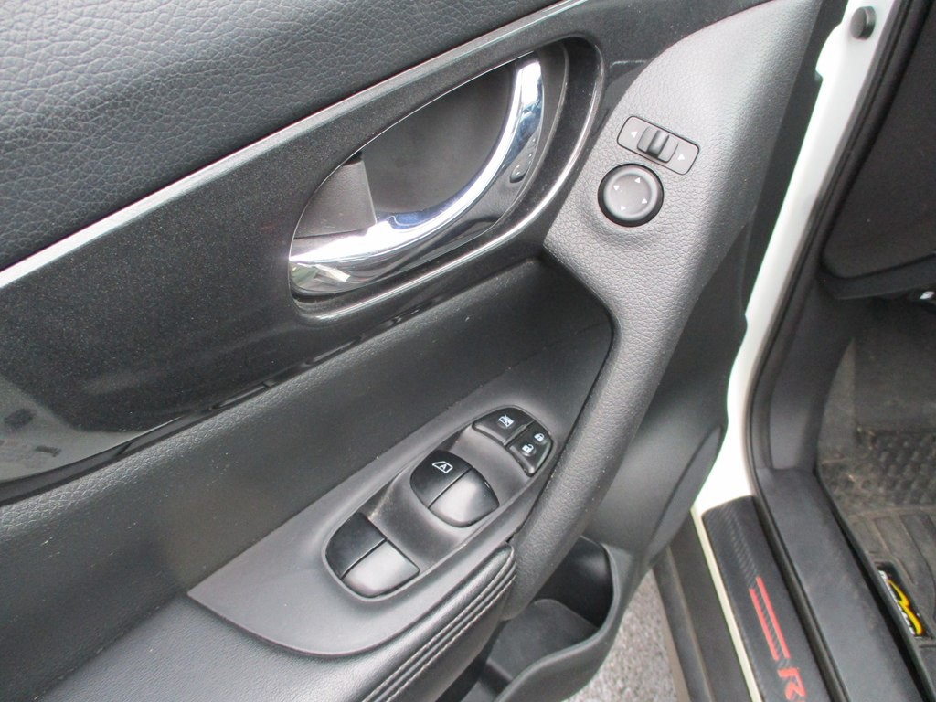 2017 Nissan Rogue Image 12