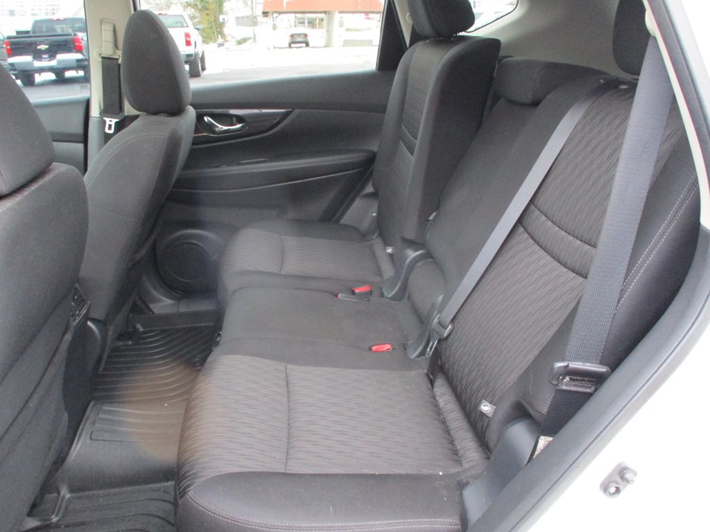 2017 Nissan Rogue Image 14