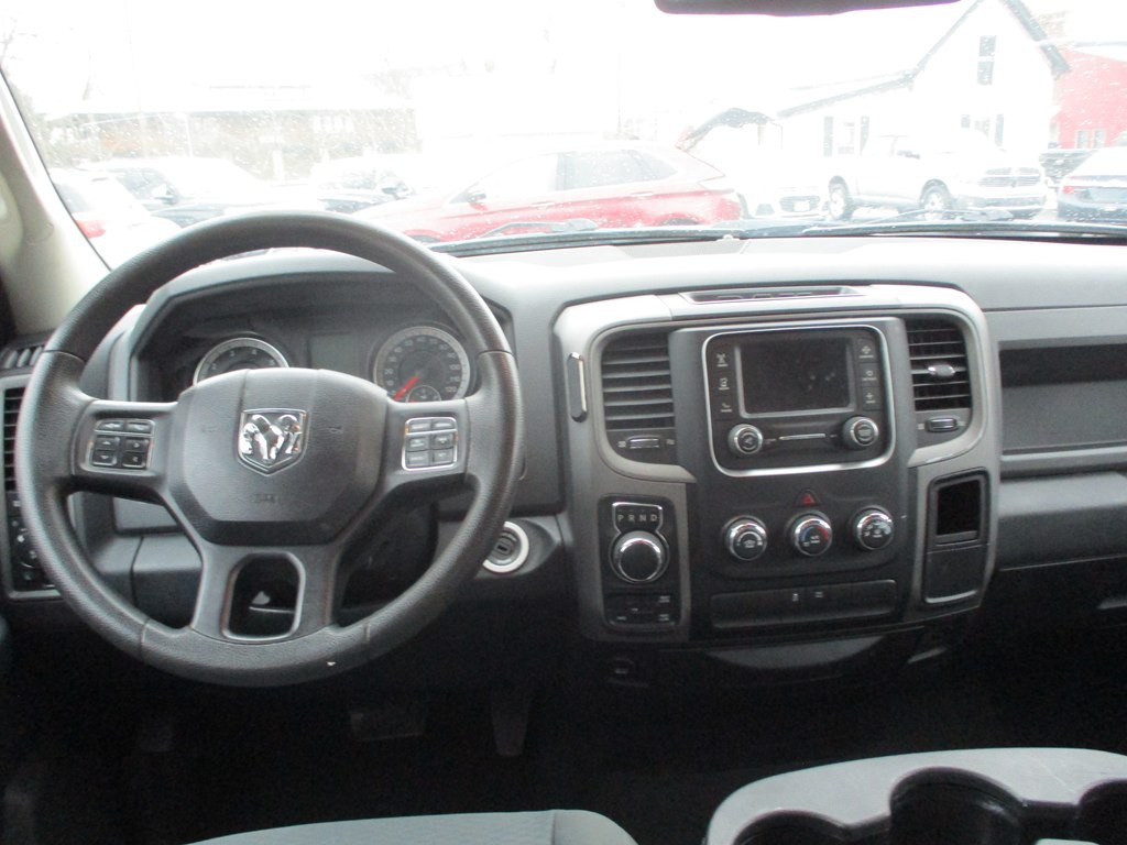 2016 RAM 1500 Image 9