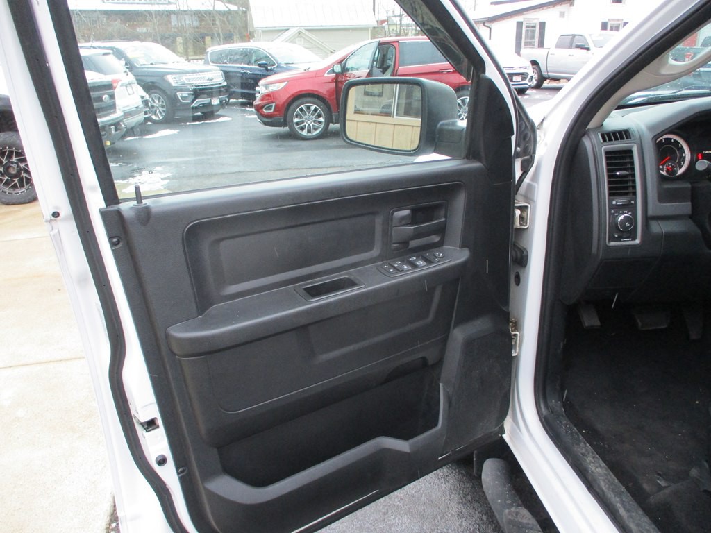 2016 RAM 1500 Image 12