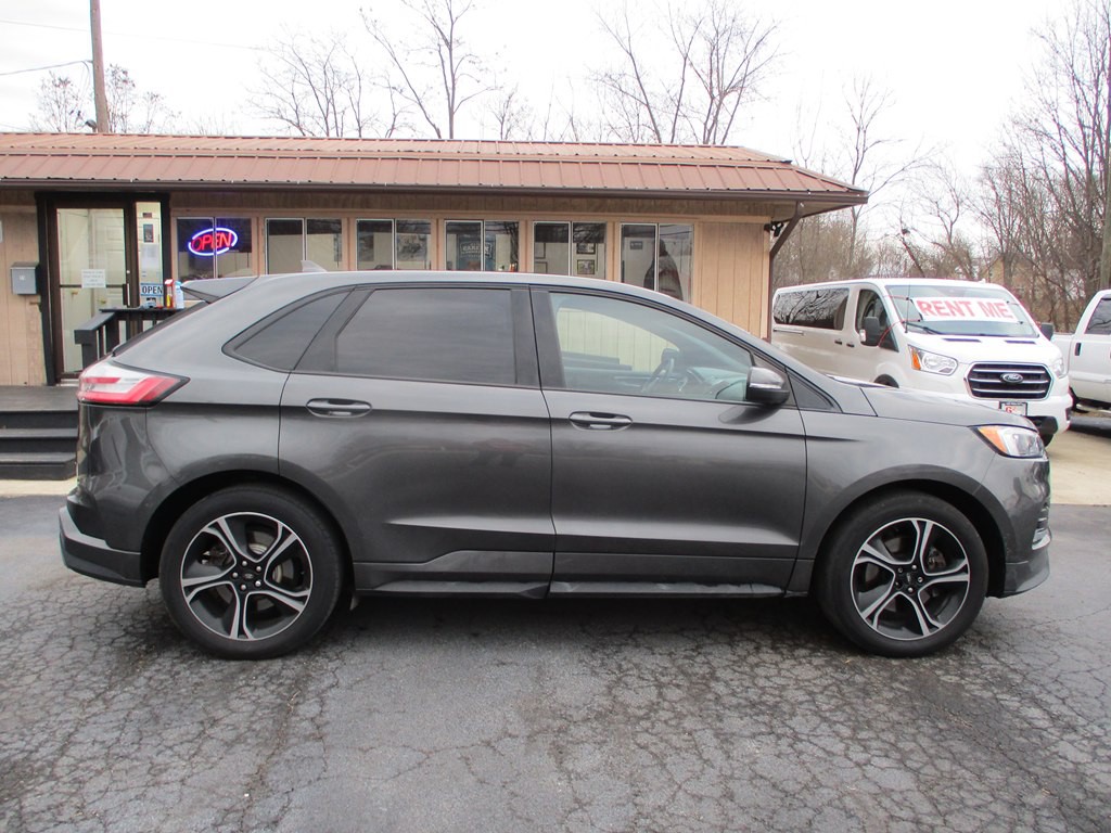 2019 Ford Edge Image 9