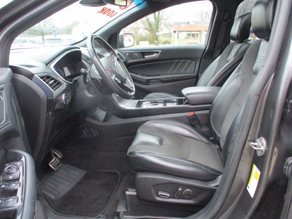 2019 Ford Edge Image 11