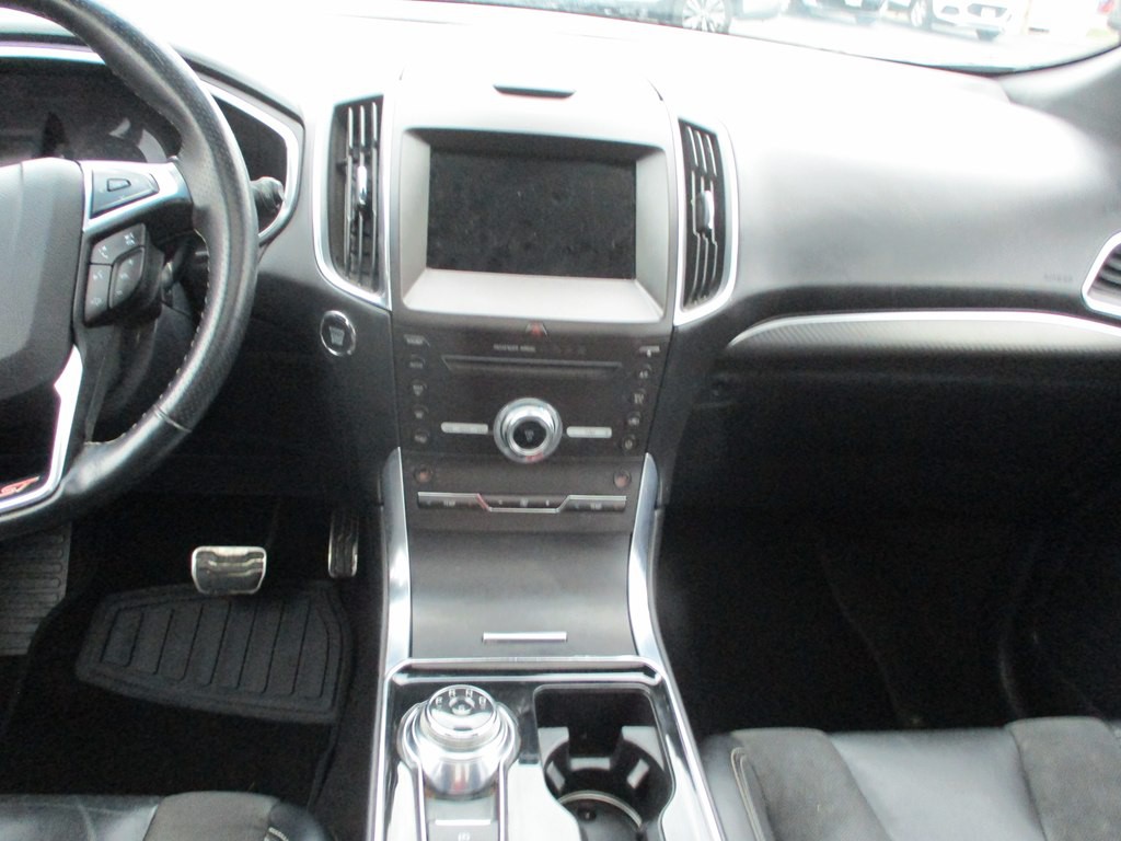 2019 Ford Edge Image 15