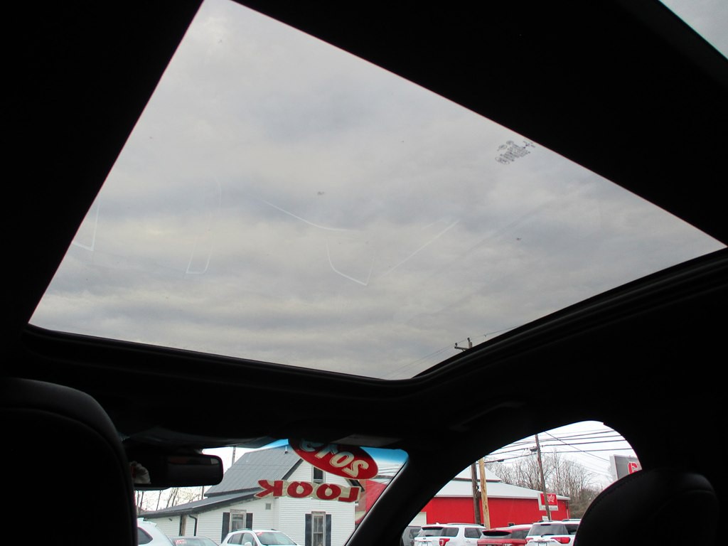 2019 Ford Edge Image 18