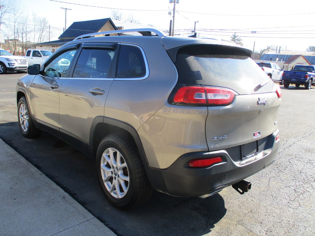 2016 Jeep Cherokee Image 4