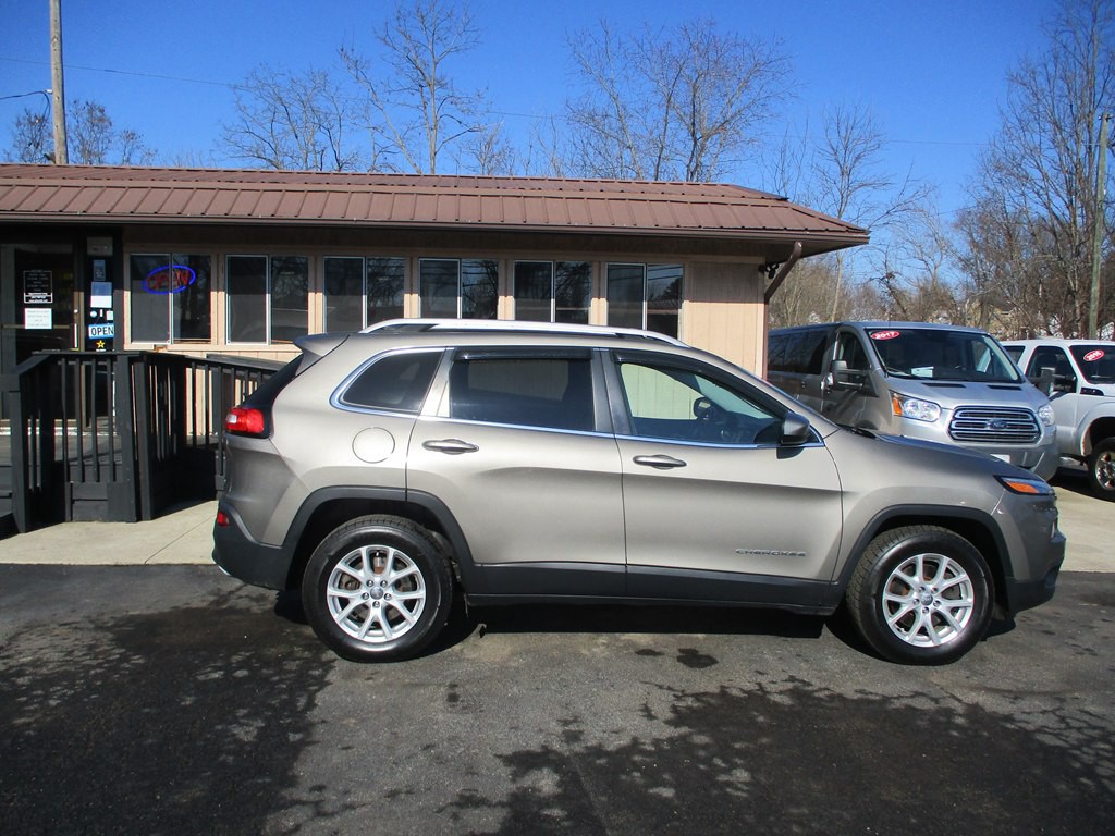 2016 Jeep Cherokee Image 7