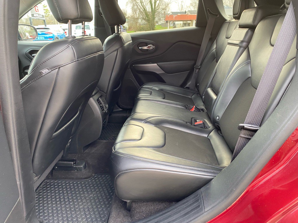 2019 Jeep Cherokee Image 11