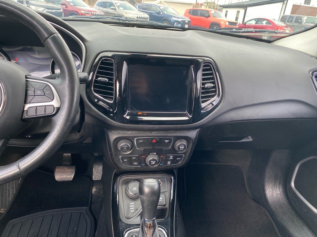 2018 Jeep Compass Image 12