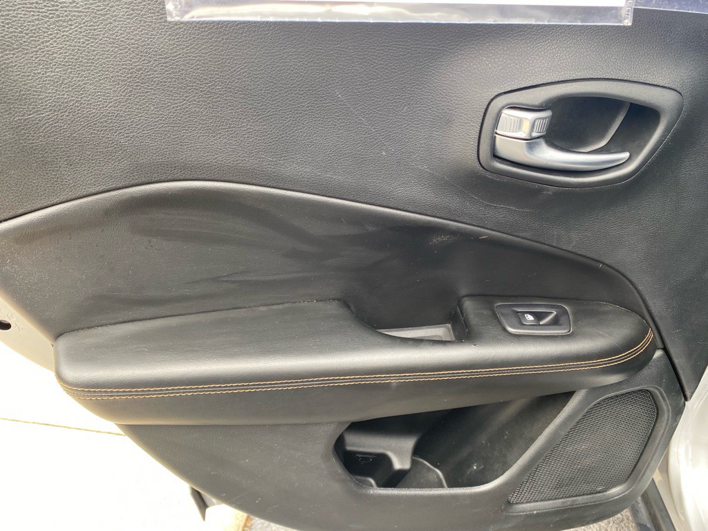 2018 Jeep Compass Image 13
