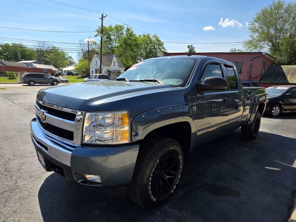 2011 Chevrolet Silverado 1500 Image 2
