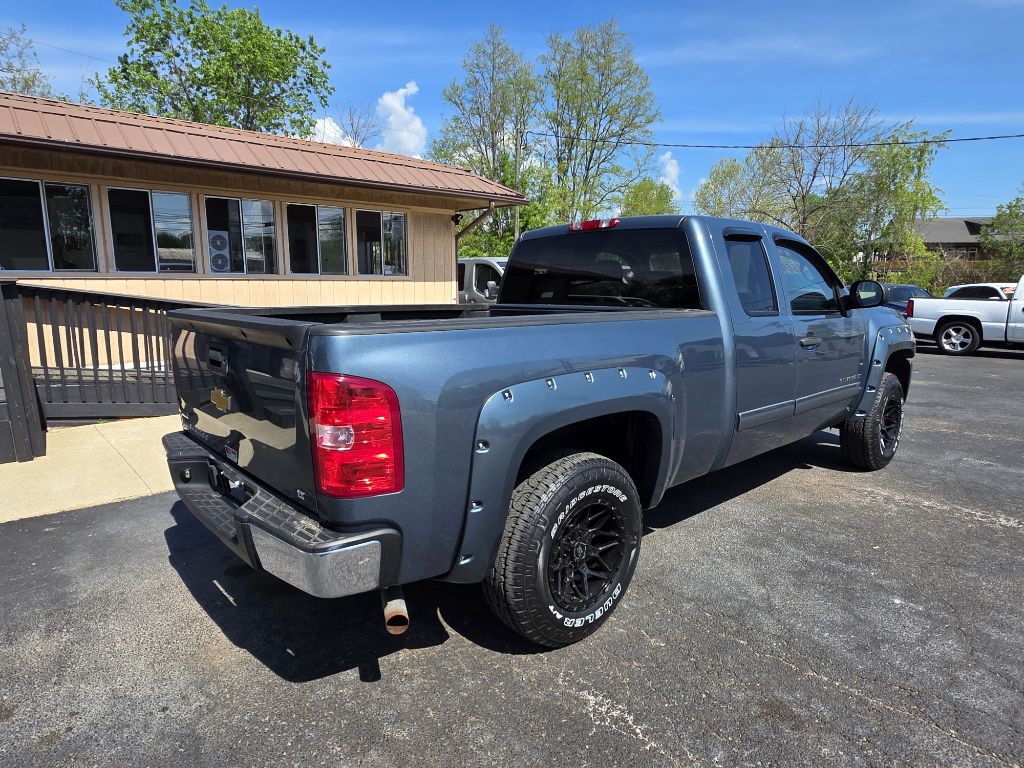 2011 Chevrolet Silverado 1500 Image 3