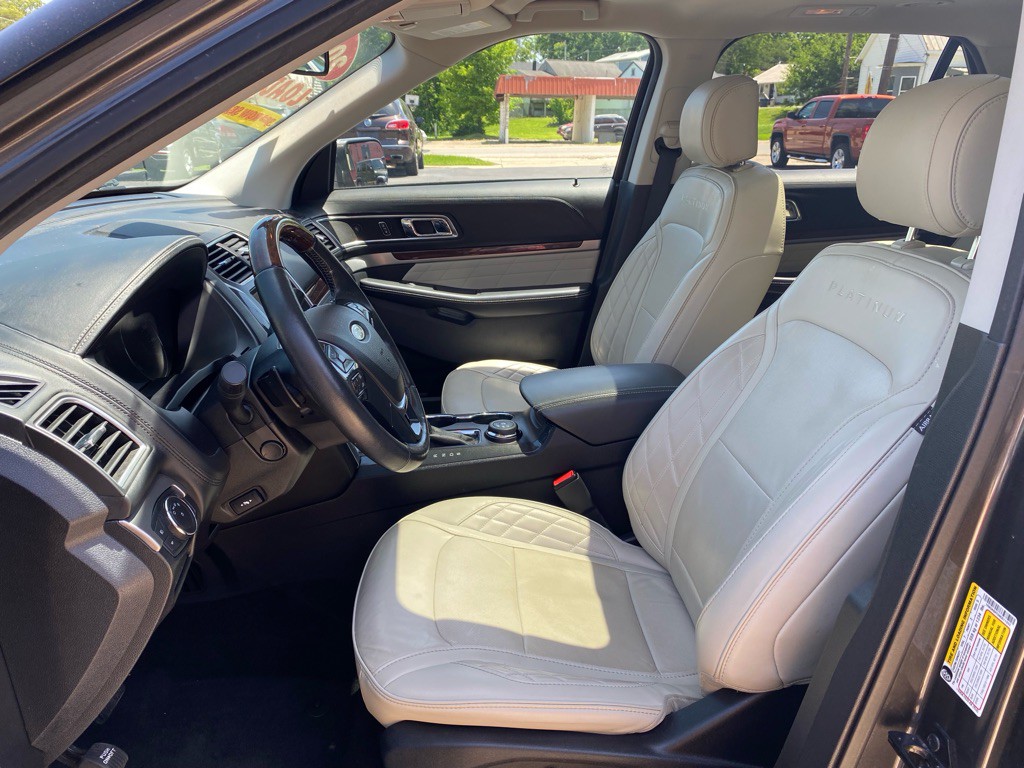 2017 Ford Explorer Image 8