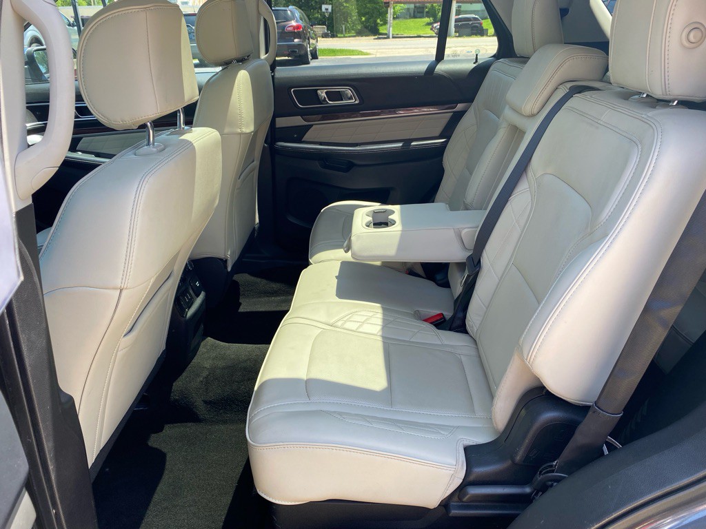 2017 Ford Explorer Image 10