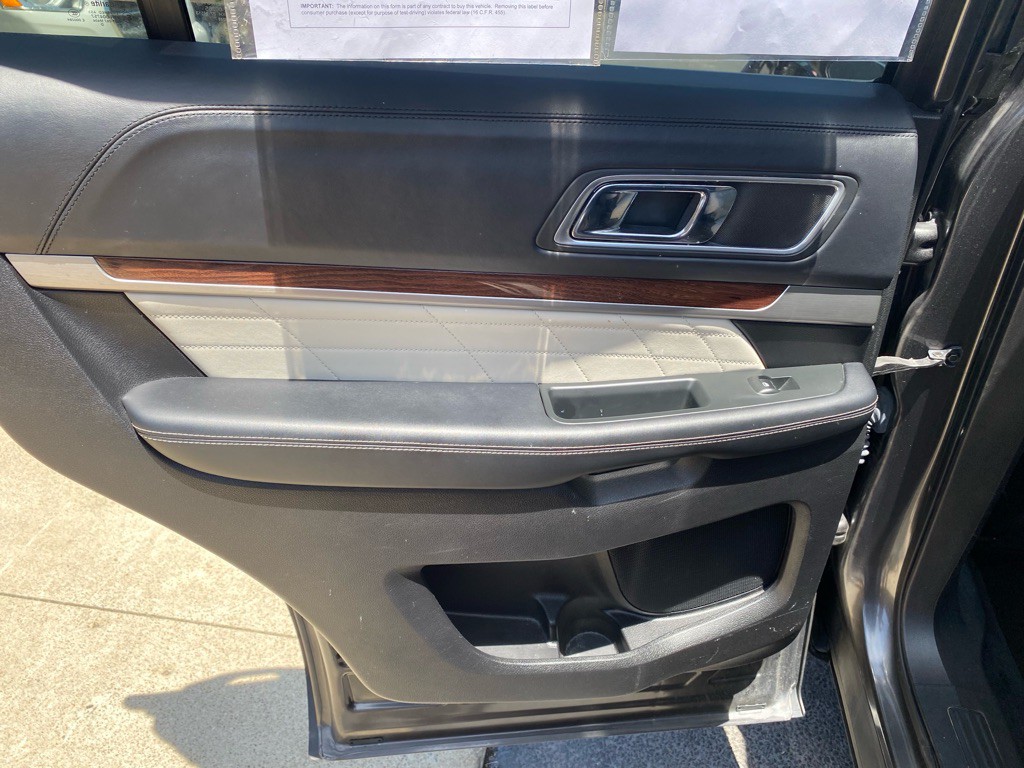 2017 Ford Explorer Image 11