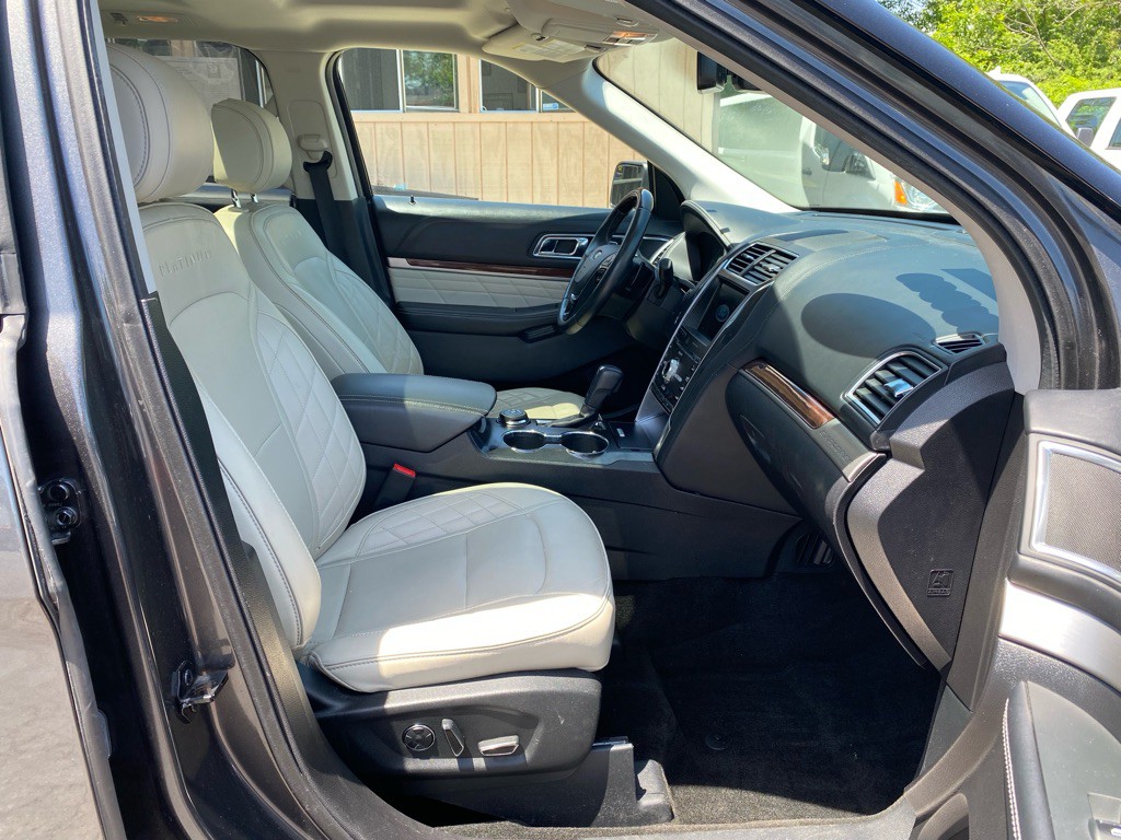 2017 Ford Explorer Image 12