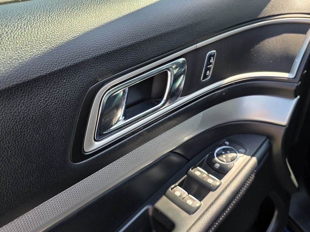 2017 Ford Explorer Image 11