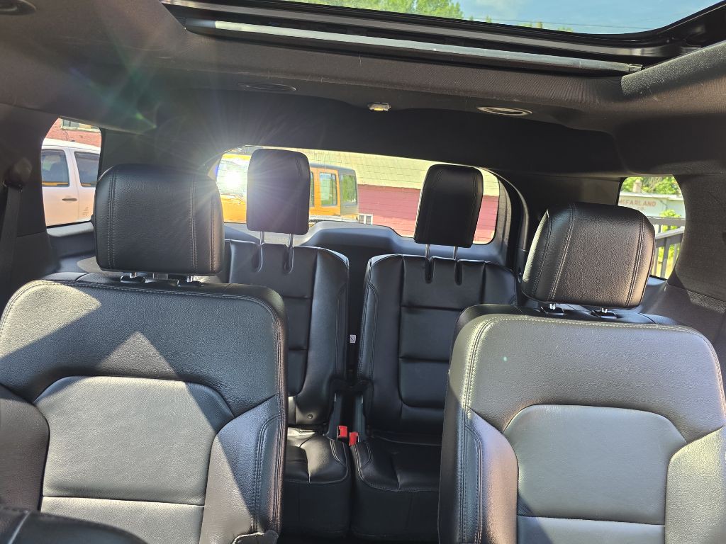 2017 Ford Explorer Image 16