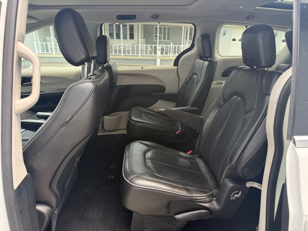 2018 Chrysler Pacifica Image 10