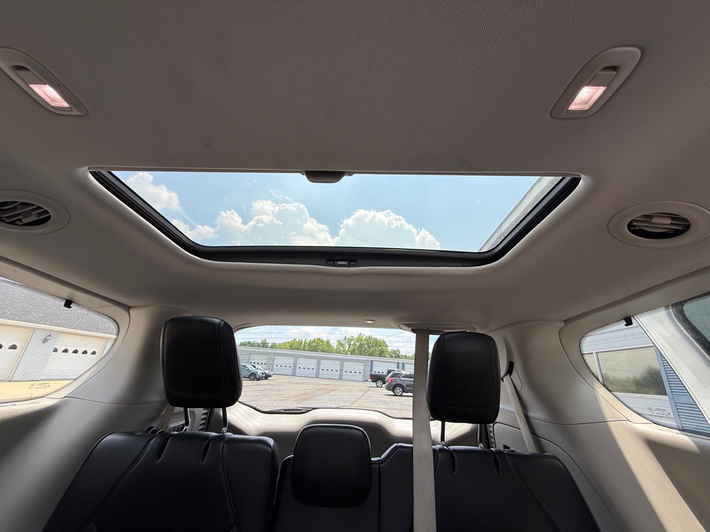2018 Chrysler Pacifica Image 17