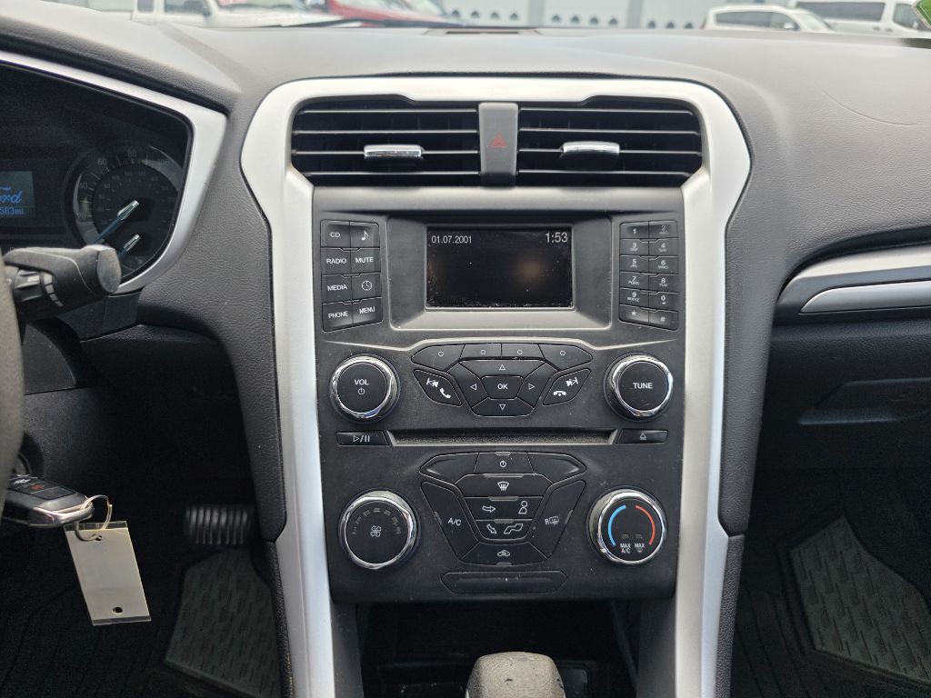 2016 Ford Fusion Image 9