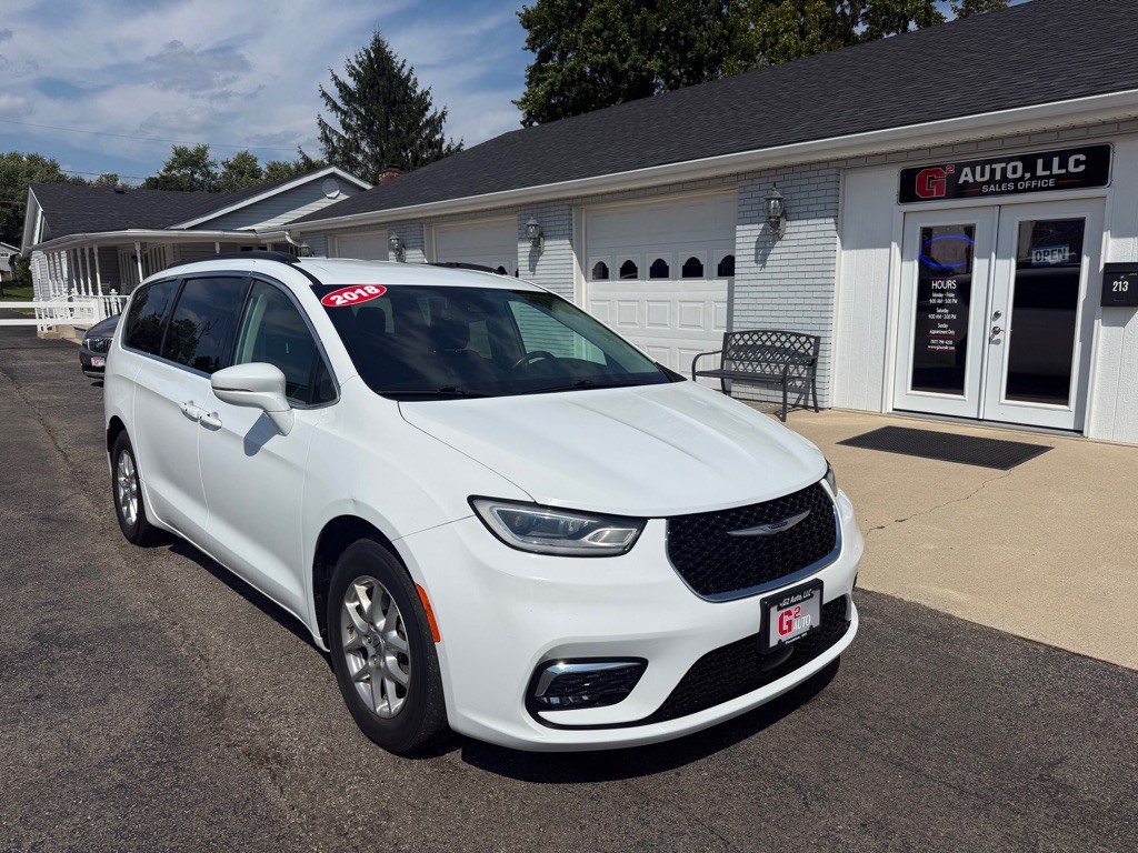 2022 Chrysler Pacifica Image 1