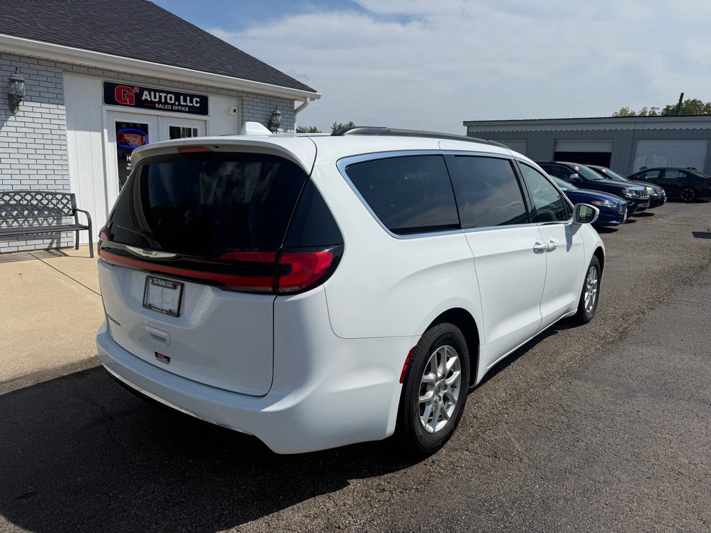 2022 Chrysler Pacifica Image 4