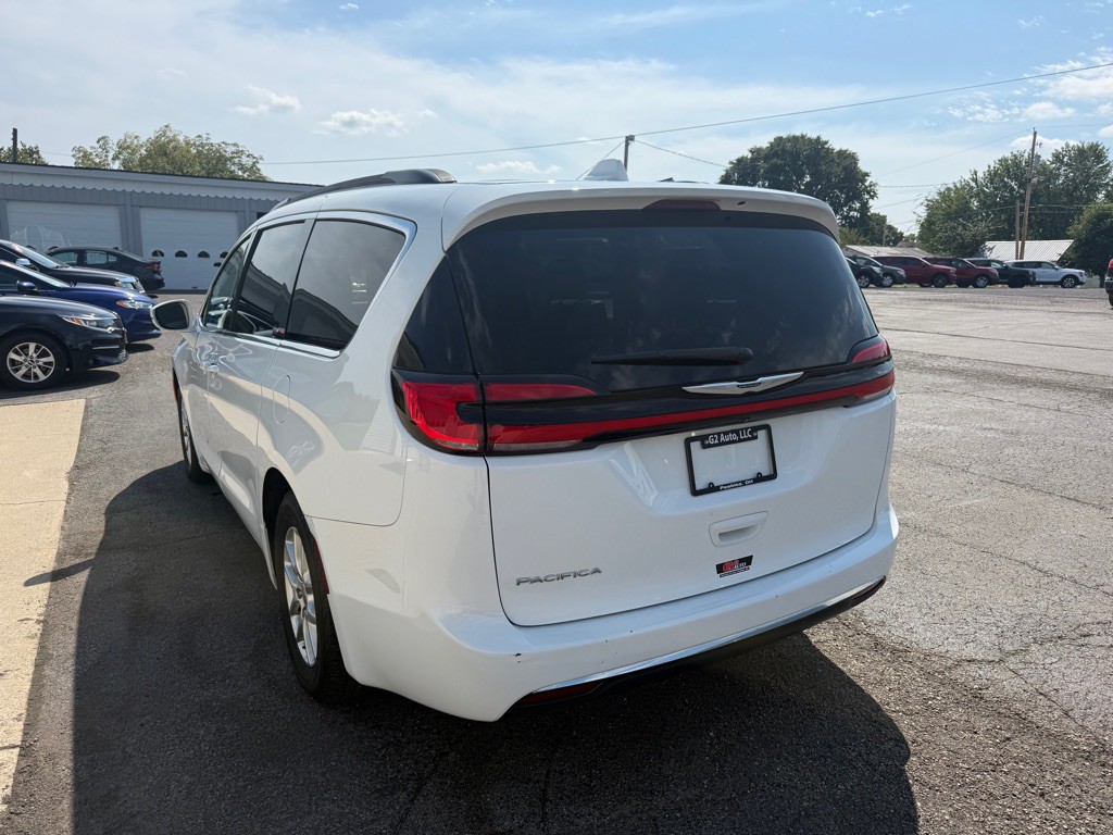 2022 Chrysler Pacifica Image 5