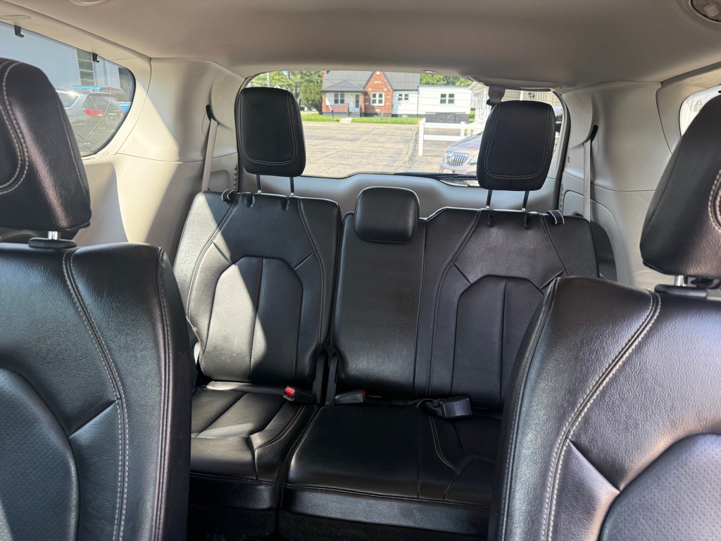 2022 Chrysler Pacifica Image 11