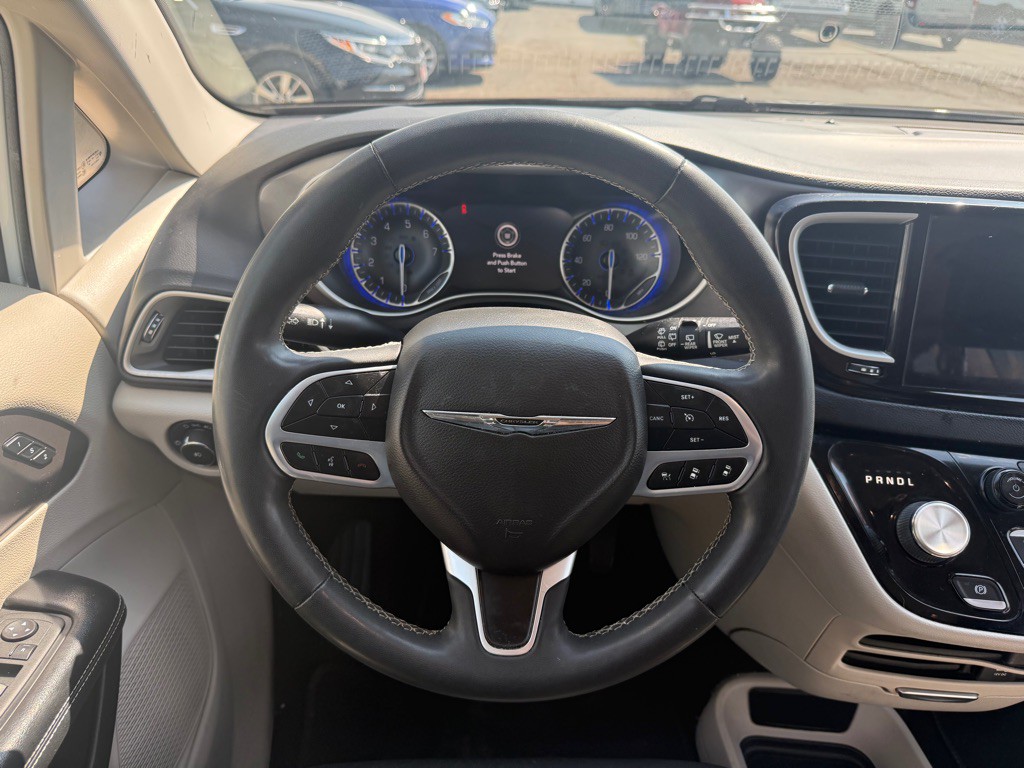 2022 Chrysler Pacifica Image 14