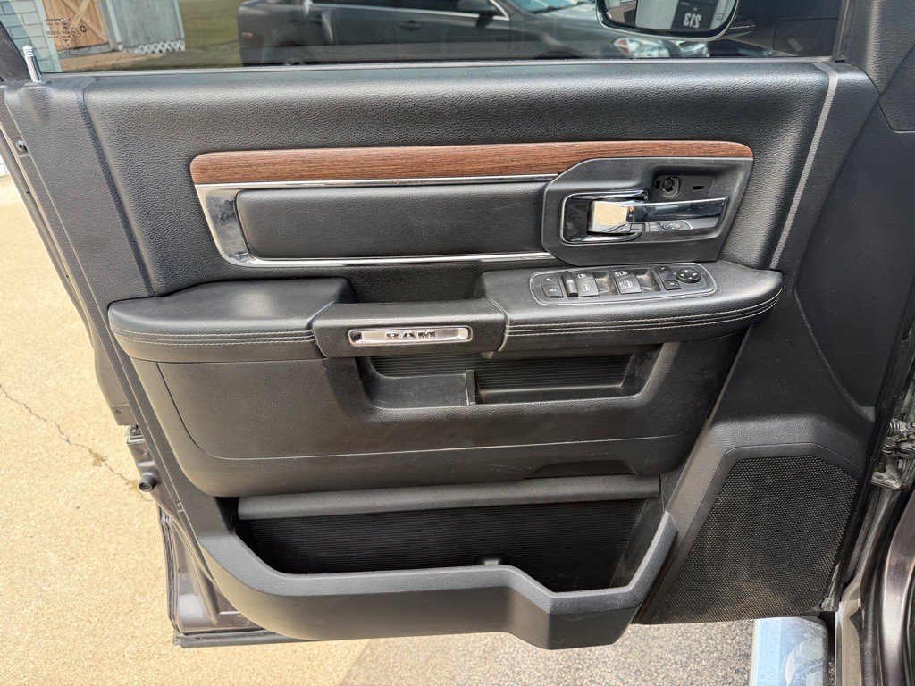 2016 RAM 1500 Image 9