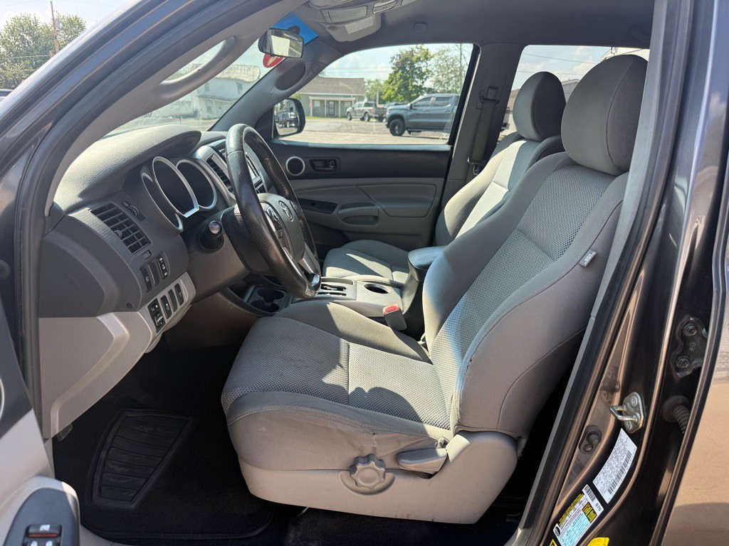2014 Toyota Tacoma Image 8