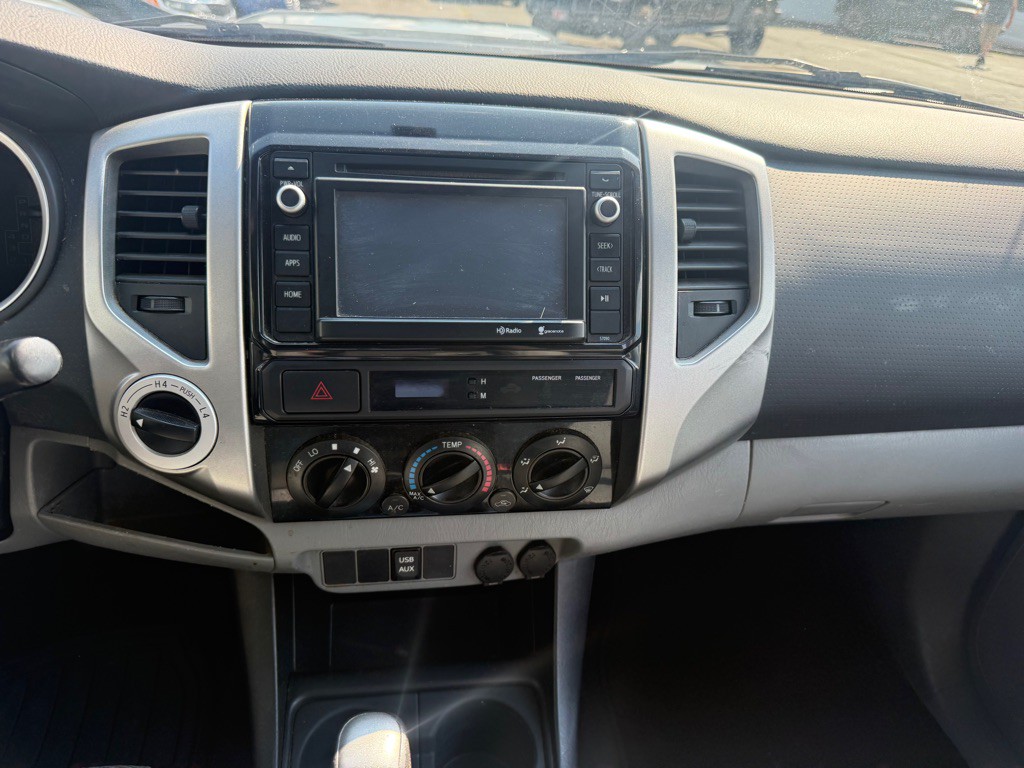 2014 Toyota Tacoma Image 13