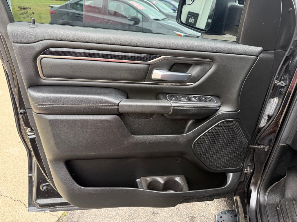 2021 RAM 1500 Image 9