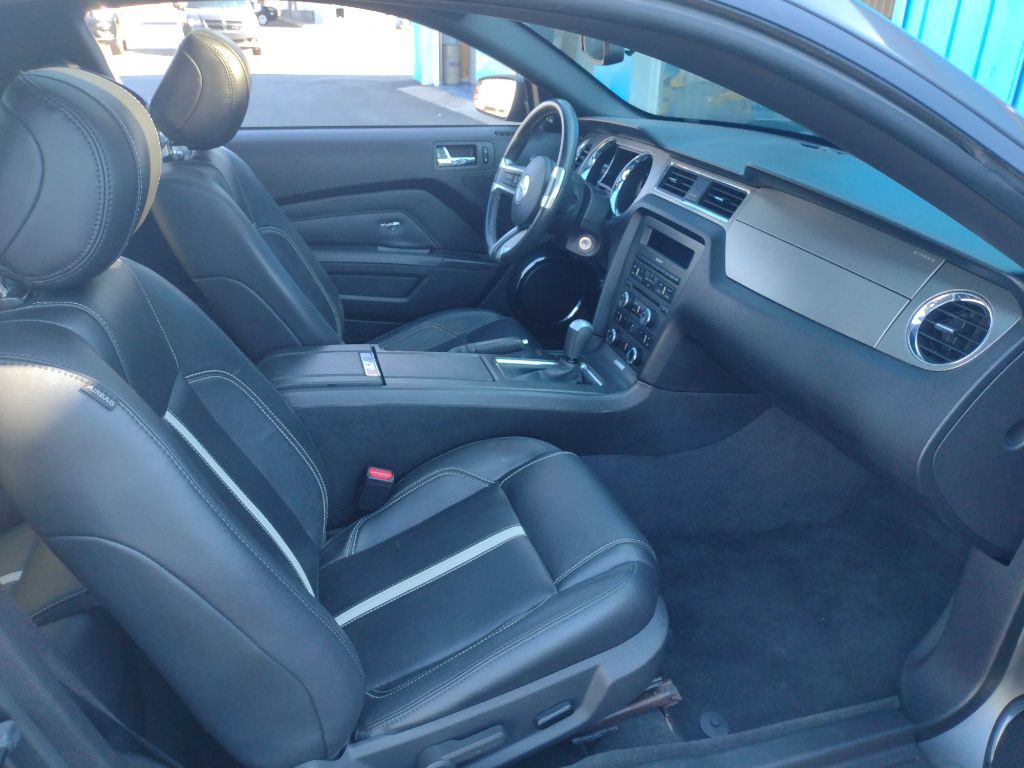 2013 Ford Mustang Image 6