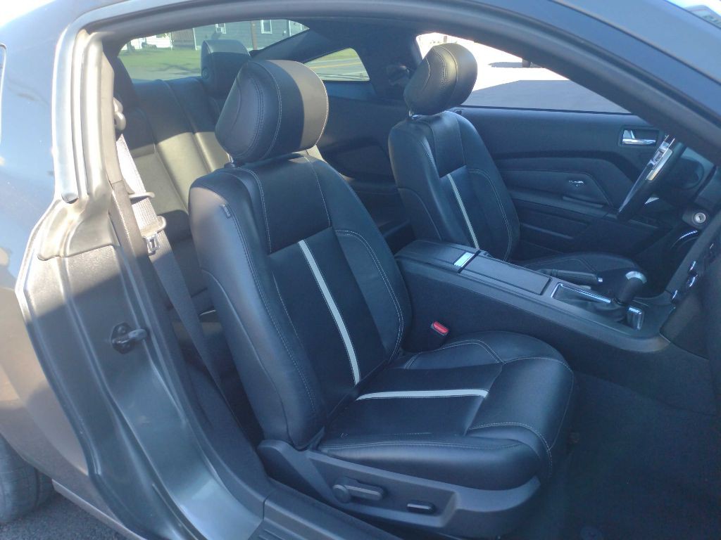 2013 Ford Mustang Image 8